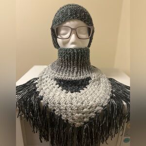 Black and gray Beanie and Neck Warmer set